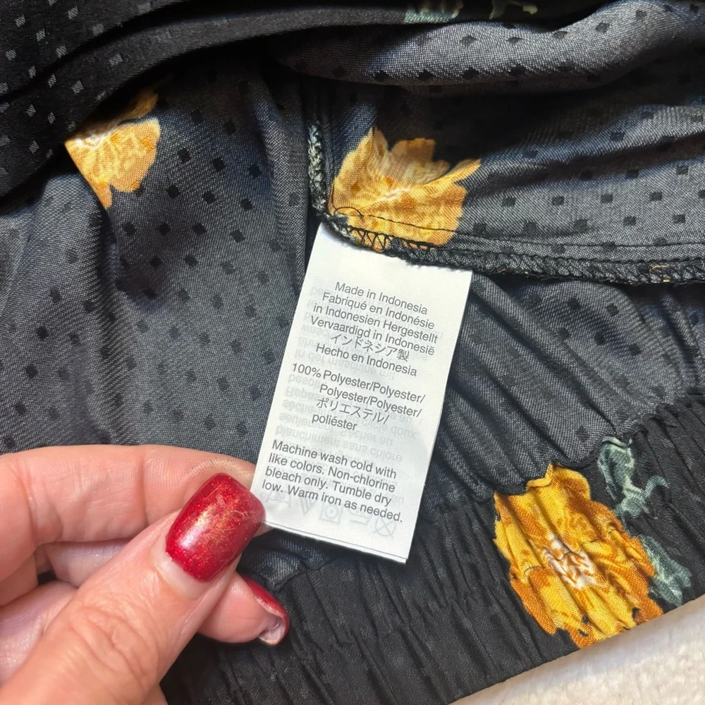 Madewell Top Small Bubble-Sleeve Wrap Top Black Floating Florets Yellow Floral - Picture 13 of 16